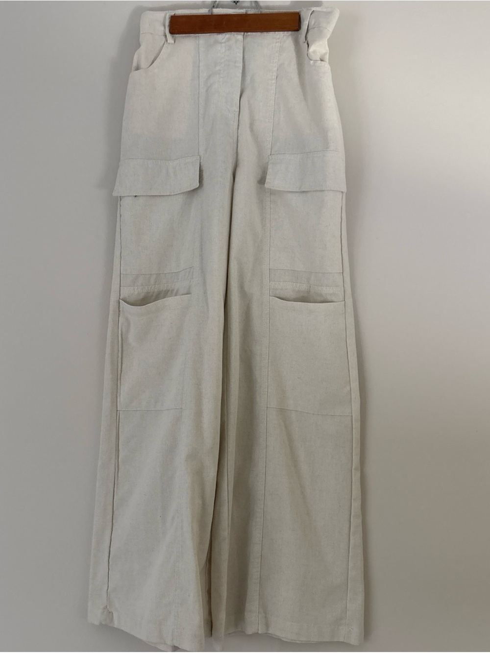 High-Rise Wide-Leg Cargo Pants in Off-White Linen blend